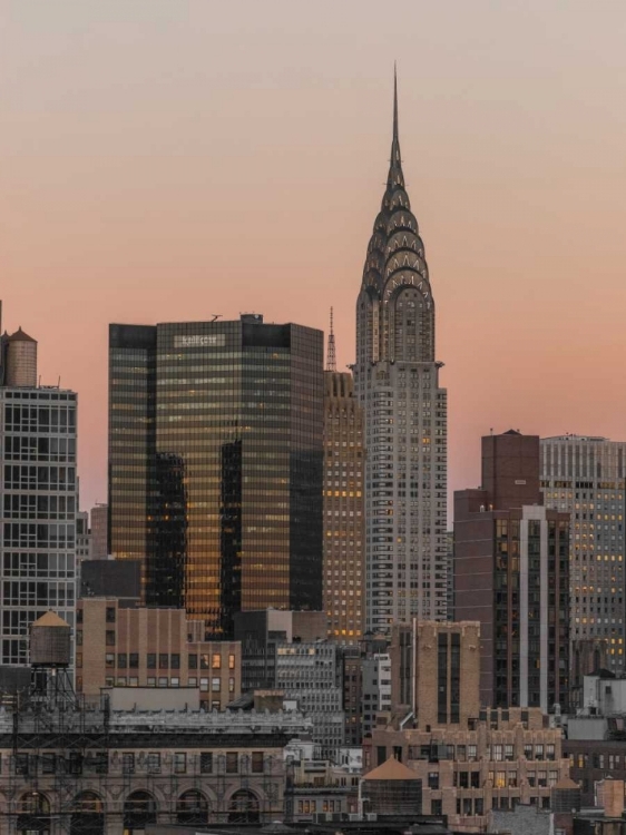 Picture of CHRYSLER BUILDING IN NEW YORK CITY