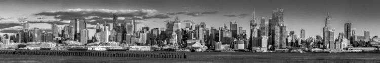 Picture of PANORAMIC VIEW OF LOWER MANHATTAN SKYLINE, NEW YORK