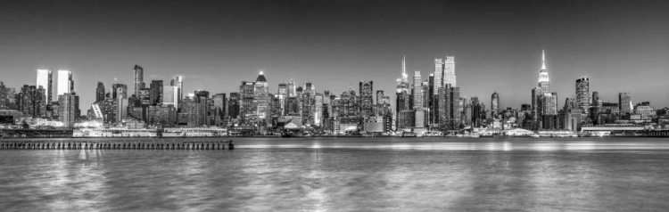 Picture of PANORAMIC VIEW OF LOWER MANHATTAN SKYLINE, NEW YORK