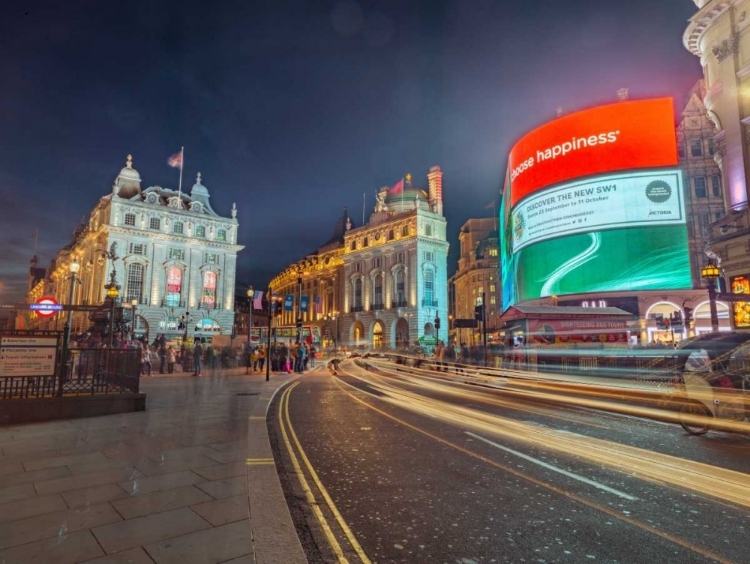 Picture of LONDON CITY STREET IN EVENING