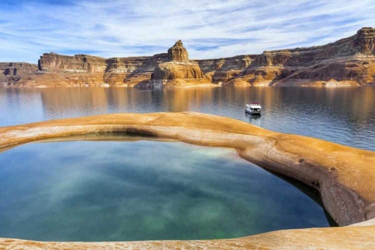 Picture of UTAH, GLEN CANYON NRA HOUSEBOAT ON LAKE POWELL