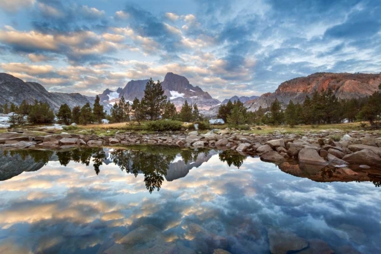 Picture of CALIFORNIA MOUNTAINS REFLECT IN GARNET LAKE