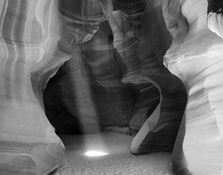 Picture of ARIZONA SUNBEAM IN ANTELOPE CANYON