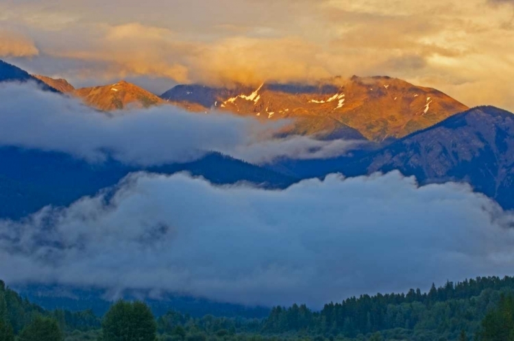 Picture of CANADA, BC SUNSET ON THE CANADIAN ROCKIES