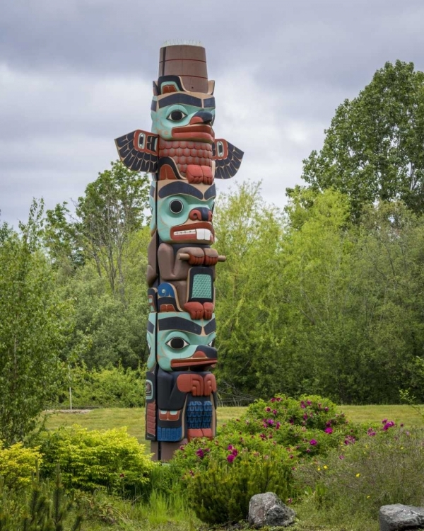 Picture of USA, WASHINGTON STATE, JAMESTOWN TOTEM ART PR