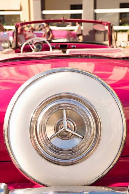 Picture of RED CAR IN CUBA II