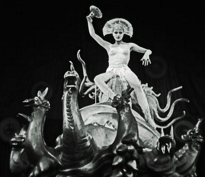 Picture of METROPOLIS - MARIAS DANCE - PRODUCTION STILL