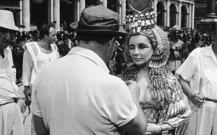 Picture of BEHIND THE SCENES - ELIZABETH TAYLOR - CLEOPATRA