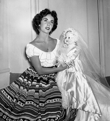 Picture of ELIZABETH TAYLOR