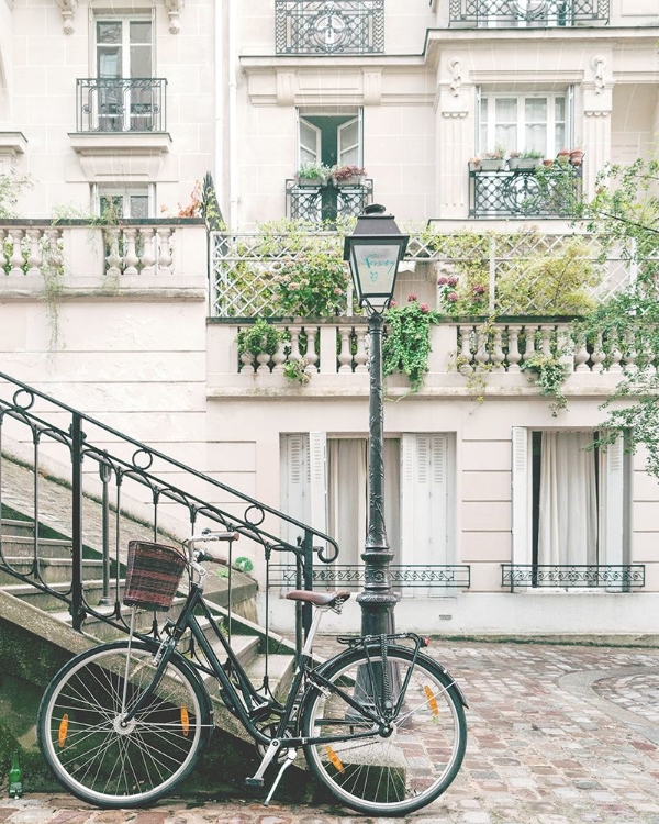 Picture of BICYLCE IN PARIS