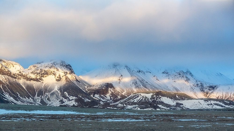 Picture of ICELAND-GOLDEN CIRCLE WINTER LANDSCAPE AT SUNRISE