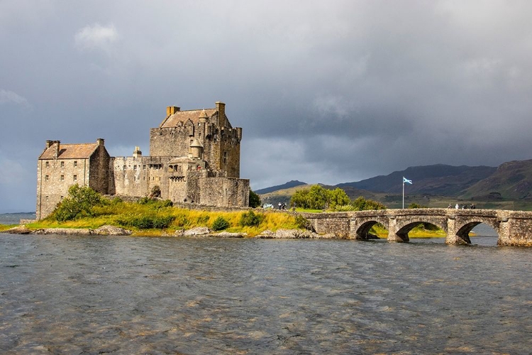 Picture of THE ORIGINAL CASTLE WAS BUILT ON THIS SITE IN THE 13TH CENTURY TO PROTECT THE LANDS OF KINTAIL