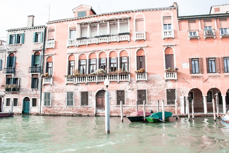 Picture of CANAL BUILDING I