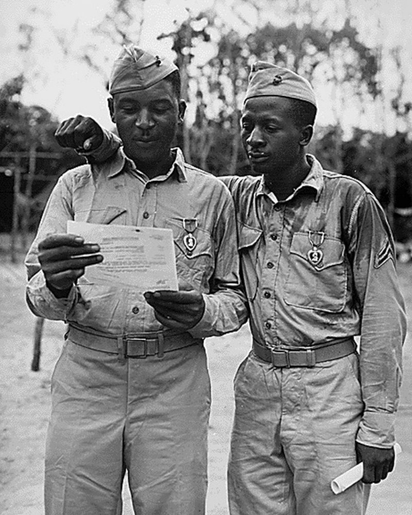 Picture of WWII MARINES DECORATED BY THE FAMED SECOND MARINE DIVISION