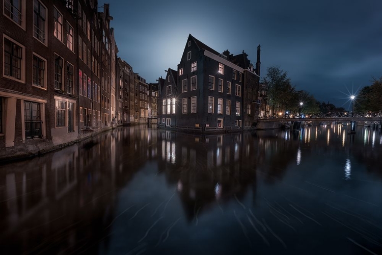 Picture of THE HOUSE UNDER THE MOONLIGHT