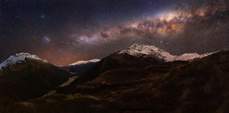 Picture of MOUNT ASPIRING - LIVERPOOL HUT