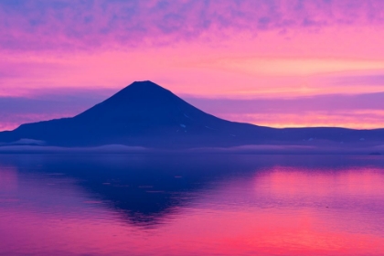 Picture of SUNRISE AT KURIL LAKE