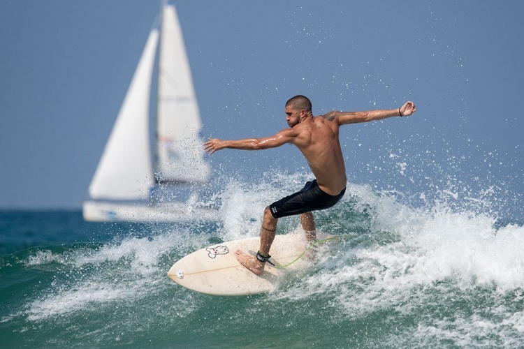 Picture of SURFER