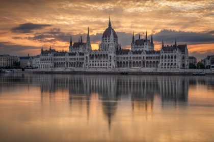 Picture of SUNRISE IN BUDAPEST