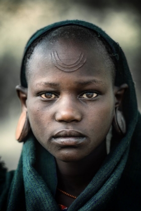 Picture of GIRL OF THE SURI