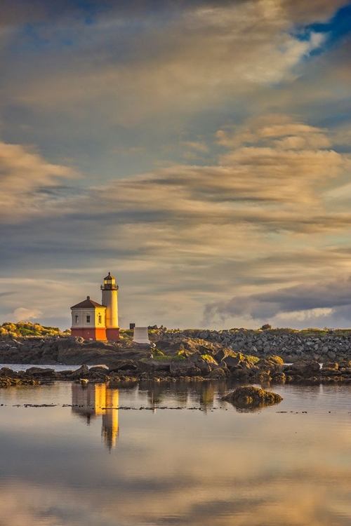 Picture of COQUILLE RIVER LIGHTHOUSE-BANDON-OREGON