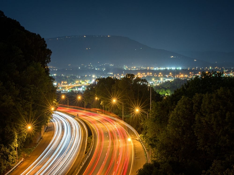 Picture of TRAFFIC TO LOOKOUT