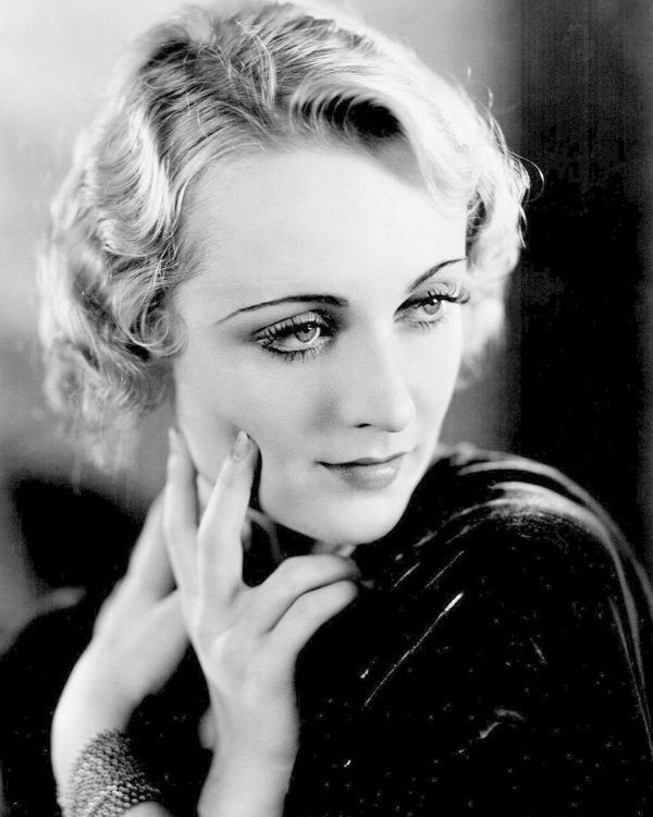 Picture of CAROLE LOMBARD