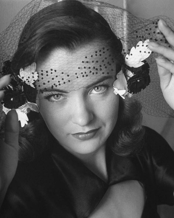 Picture of ELLA RAINES, LIFE MAGAZINE, 1944