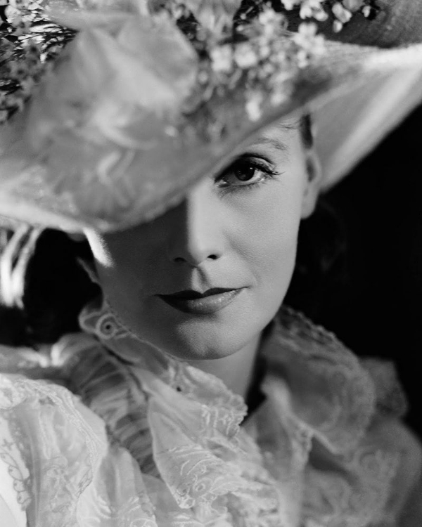 Picture of GRETA GARBO