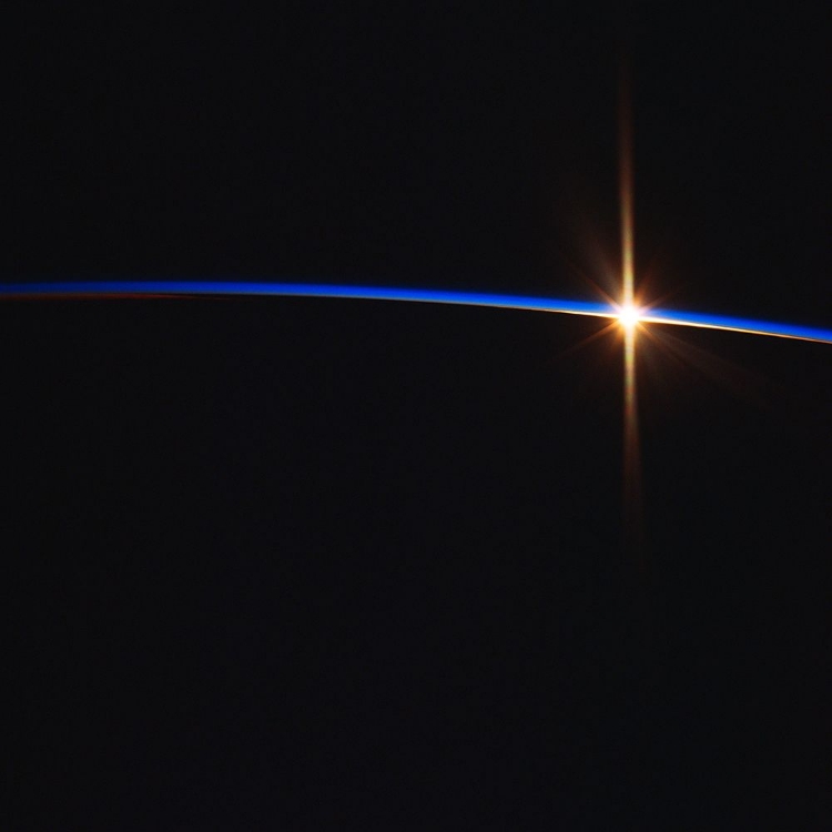 Picture of EARTH FROM MIR SPACE STATION DURING NASA 7 MISSION