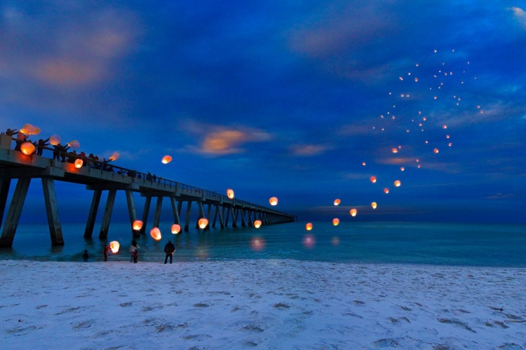 Picture of INSPRIATIONAL PAPER LANTERNS LANDSCAPE