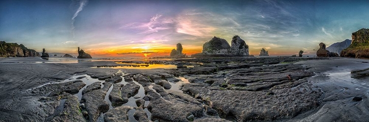 Picture of GREYMOUTH, NEW ZEALANDS WEST COAST ON MOTUKIEKIE BEACH PANORAMA