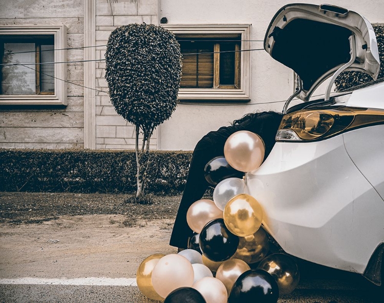 Picture of BOOT FULL OF BALLOONS 1