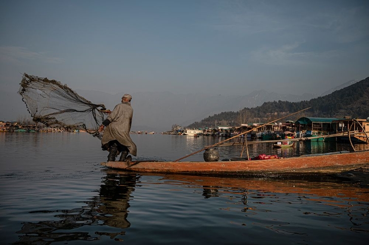 Picture of FISHING AT DAL LAKE -1