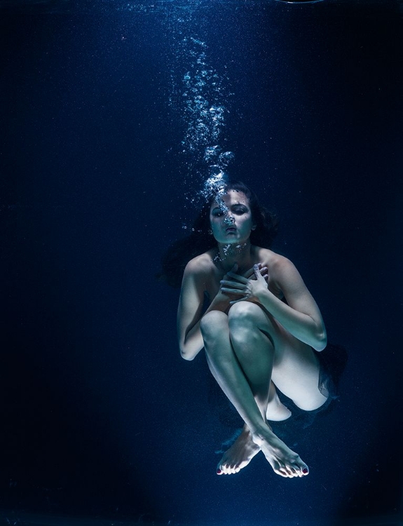 Picture of UNDERWATER ARTISTIC PORTRAIT SHOOTING