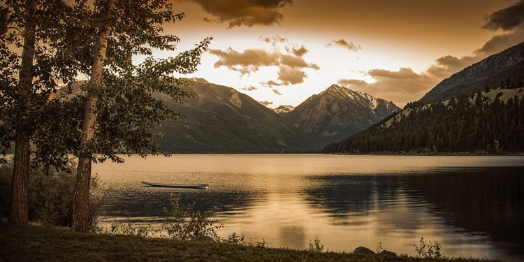 Picture of MOUNTAIN LAKE SUNSET