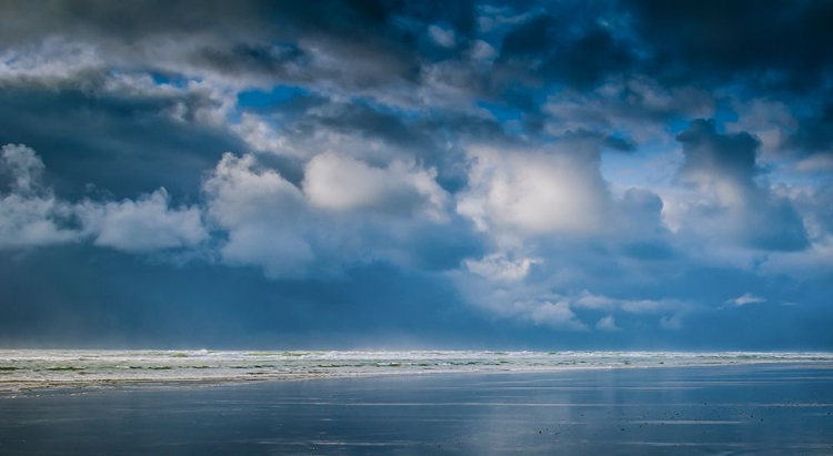 Picture of CLOUDS AND SEA