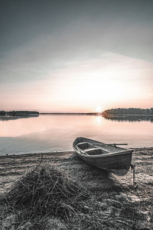 Picture of BOAT ON SHORE AT SUNSET