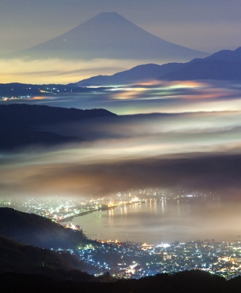 Picture of STAINING SEA OF CLOUDS