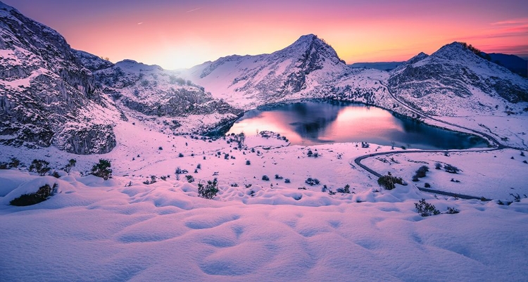 Picture of LAKE IN THE SNOW