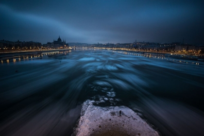 Picture of WINTER MORNING IN BUDAPEST