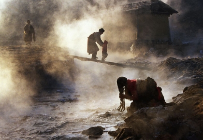 Picture of WASHING HAIR