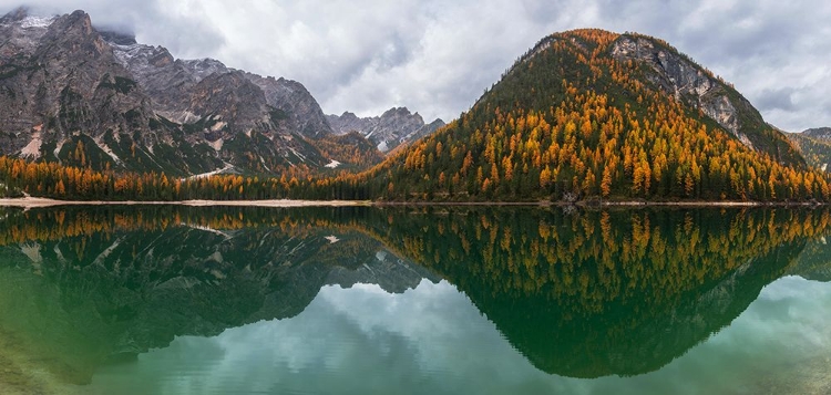 Picture of LAKE BRAIES