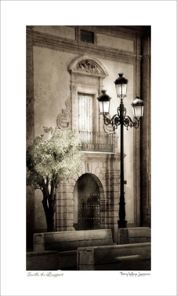 Picture of SEVILLA LAMPPOST PLATINUM