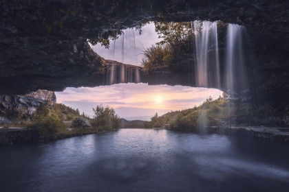 Picture of THE WATER CURTAIN CAVE