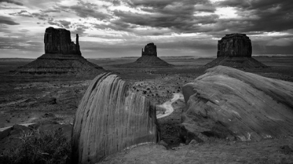 Picture of MONUMENT VALLEY