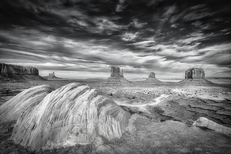 Picture of MONUMENT VALLEY