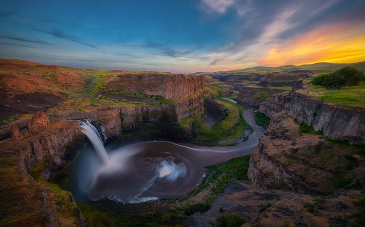 Picture of SUNSET AT PALOUSE FALLS