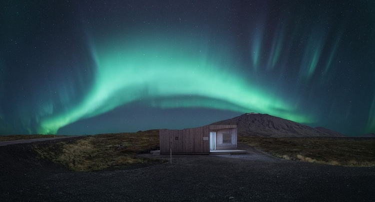 Picture of VOLCANIC CAVE OVER AURORAS.