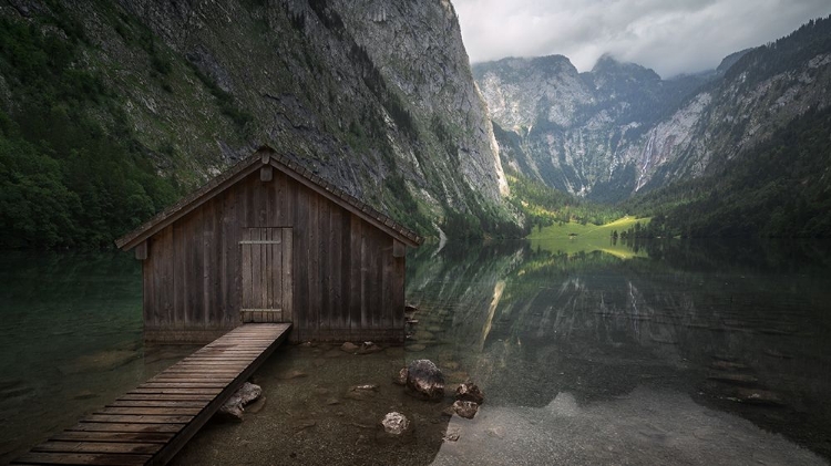 Picture of THE LITTLE BOAT-HOUSE.